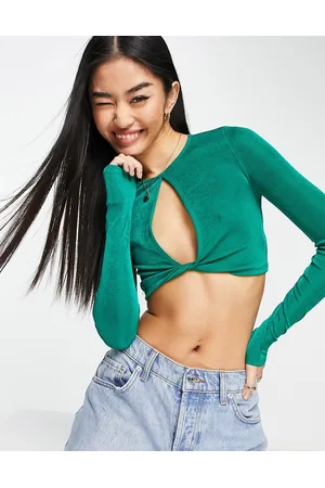 Pull&Bear Knot front cut out top in
