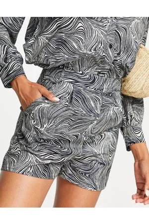 4th & Reckless Andie co-ord printed linen shorts in monochrome print