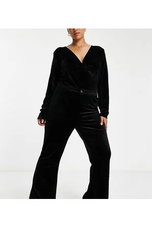 In The Style Exclusive velvet fitted flare co-ord in