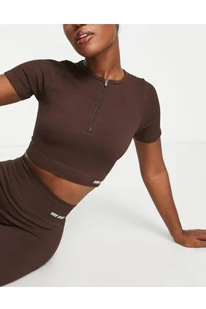Urban Threads Seamless short sleeve sports crop top with zip front in dark chocolate