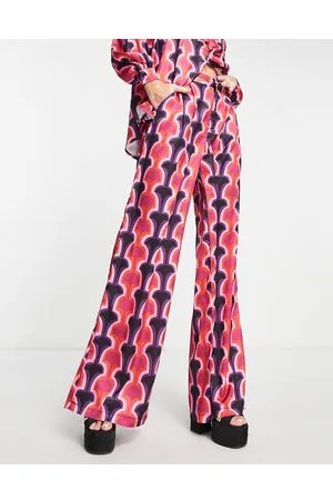 In The Style Flare trouser co-ord in geo print