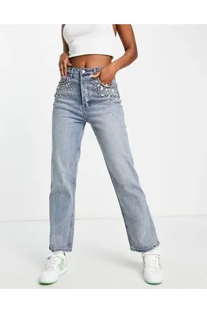 Signature Embellished pocket edge straight leg jean in mid wash