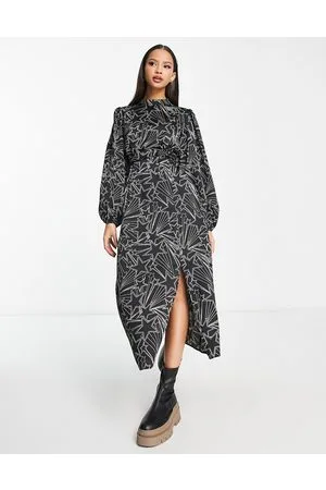 New Look Star print long sleeved midi dress in
