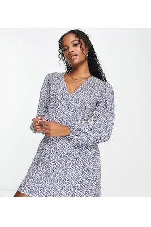Glamorous Wrap mini tea dress in blue ditsy