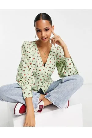 Glamorous V neck button front blouse in mint berry print