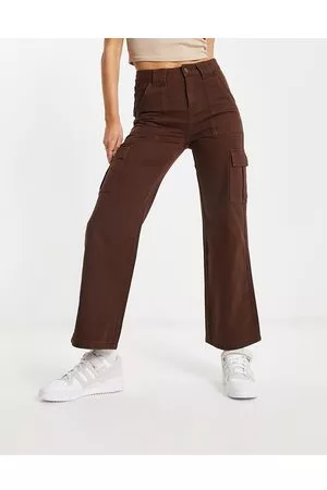 Urban Revivo Dame Straight - Straight leg cargo denim jeans in burgundy