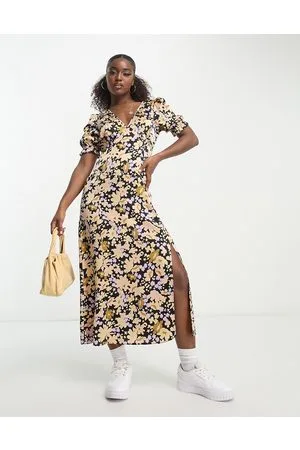 New Look Puff sleeve midi dress with side split in black floral
