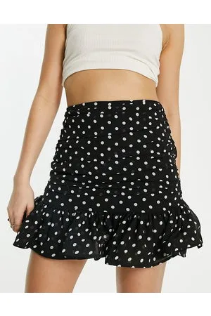 In The Style X Georgia Louise ruffle detail mini skirt in mono spot print