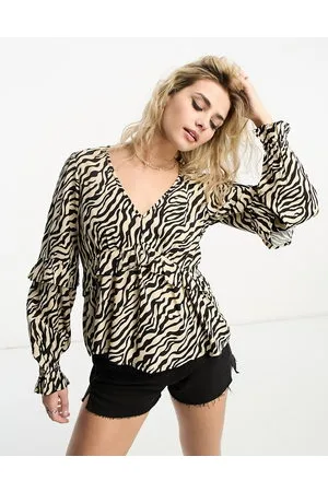 New Look V neck ruffle blouse in zebra print