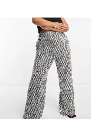Heartbreak Plus Wide leg trousers co-ord in mono geo print