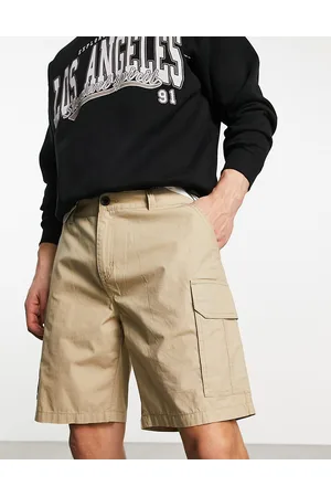 New Look Straight leg cargo shorts in tan