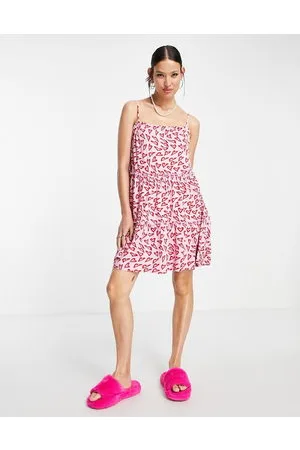 Urban Threads Tiered swing dress in heart print