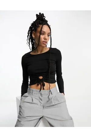 Urban Threads Ribbed crop top with keyhole in