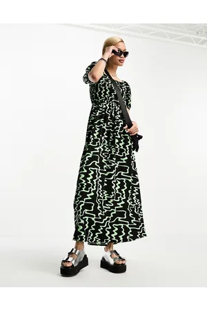 Urban Threads Shirred puff sleeve maxi dress in abstract print