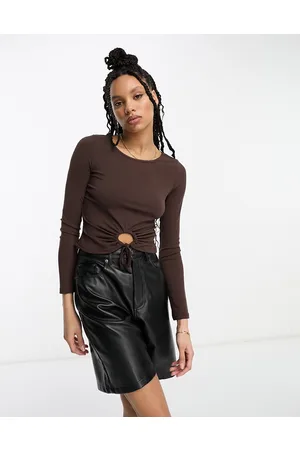 Urban Threads Ribbed crop top with keyhole in chocolate