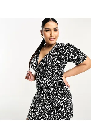 Pieces Pieces Curve wrap mini dress in spot