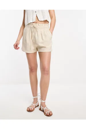 Pull&Bear Paperbag waist shorts in sand