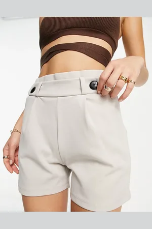 JDY Button detail tailored shorts in