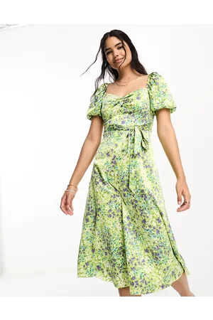 New Look Square neck ruched front puff sleeve midi dress in floral
