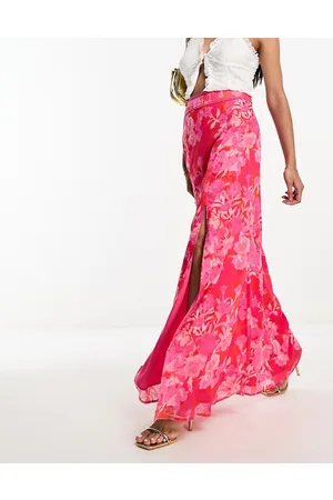 HOPE & IVY Thigh split maxi skirt in red and floral