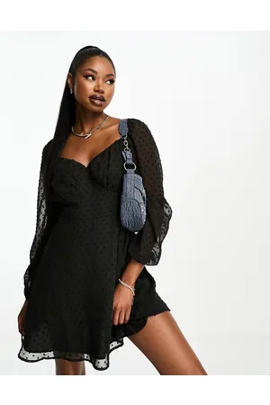 I saw it first Sweetheart neckline mini skater dress in spot print