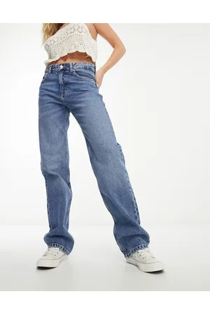 Pull&Bear Mid rise straight leg jean in medium