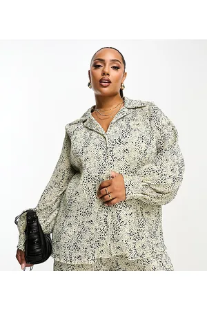 In The Style Plisse shirt co-ord in snake print