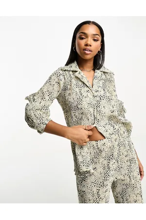In The Style Plisse shirt co-ord in snake print