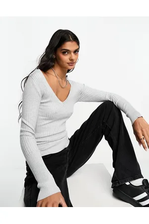 Stradivarius V neck knitted top in dark