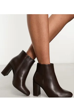 Yours Wide fit heeled pointed ankle boots in