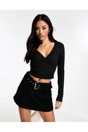 New Look Ribbed wrap crop with lace trim in