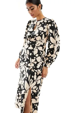 New Look Keyhole long sleeve midi dress in monochrome floral