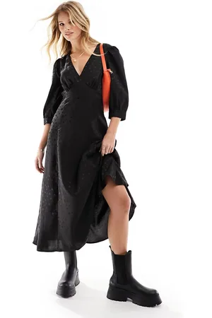 New Look Jacquard midi tea dress in spot print