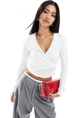 New Look Ribbed wrap crop with lace trim in cream
