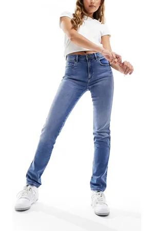 Wrangler Slim fit jeans in light wash