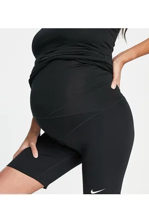 Nike Nike Maternity One Dri-Fit short in