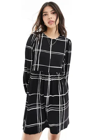 New Look Crinkle smock mini dress in check