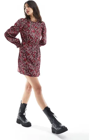 New Look Ditsy crew neck mini dress in pink and pattern