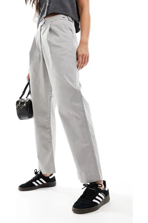 Fred Perry Straight leg trousers in limestone