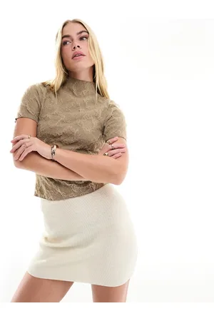 VERO MODA Textured cap sleeve t-shirt with lettuce contrast edge in stone