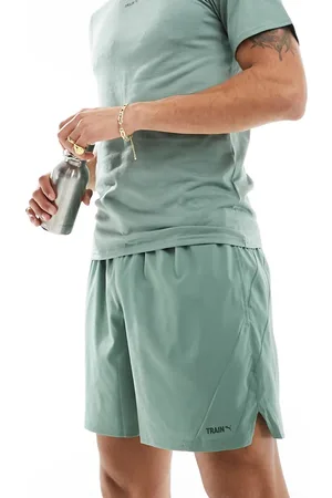 PUMA Training Evolve woven short in light