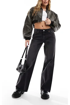 Monki Imoo low waisted wide fit jeans in washed