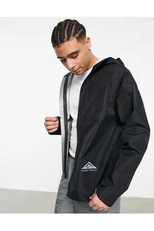 Nike Dri-FIT Trail gore-tex jacket in