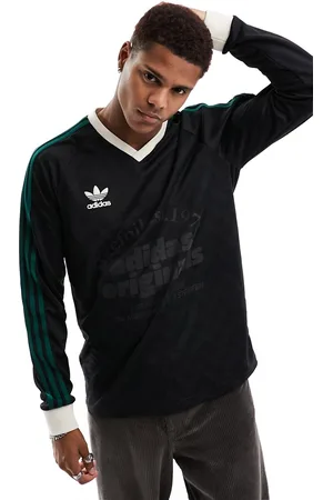 adidas Graphic jersey in