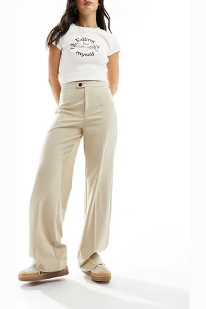 Pull&Bear Wide leg pleat tailored trouser in in beige