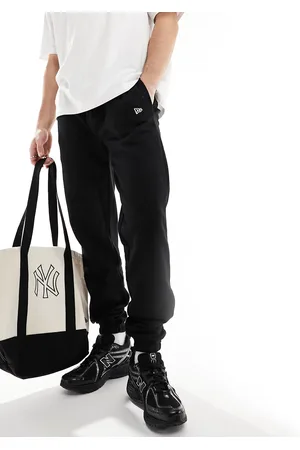 New Era Esstentials jogger in