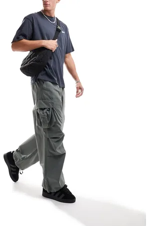 JACK & JONES Loose fit cargo trousers in