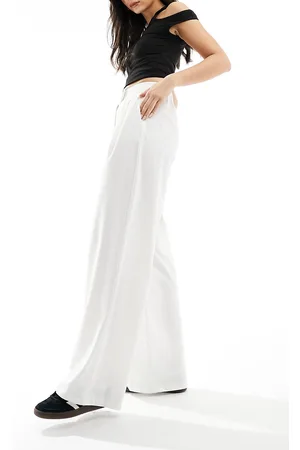 Stradivarius Stradiarius tailored pleat front trousers in ecru