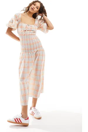 Glamorous Scoop neck shirred waist puff sleeve midi dress in check