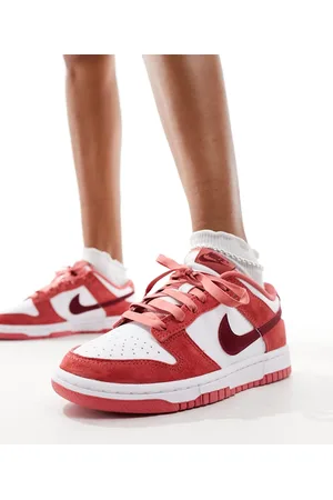 Nike Dunk SE low trainers in off white and pink mix